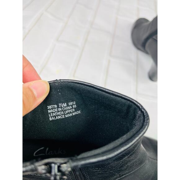 Clarks leather black block heel ankle booties sz 7.5M - Picture 4 of 9